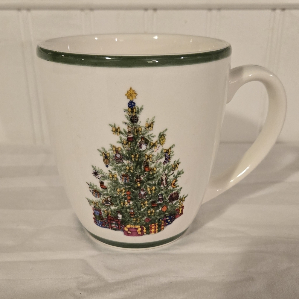 Traditions Christmas Tree Mug - 12 oz